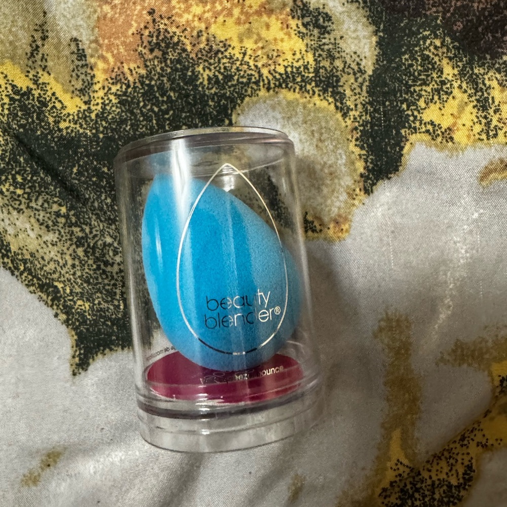 Beautyblender® Makeup Sponge - Blue